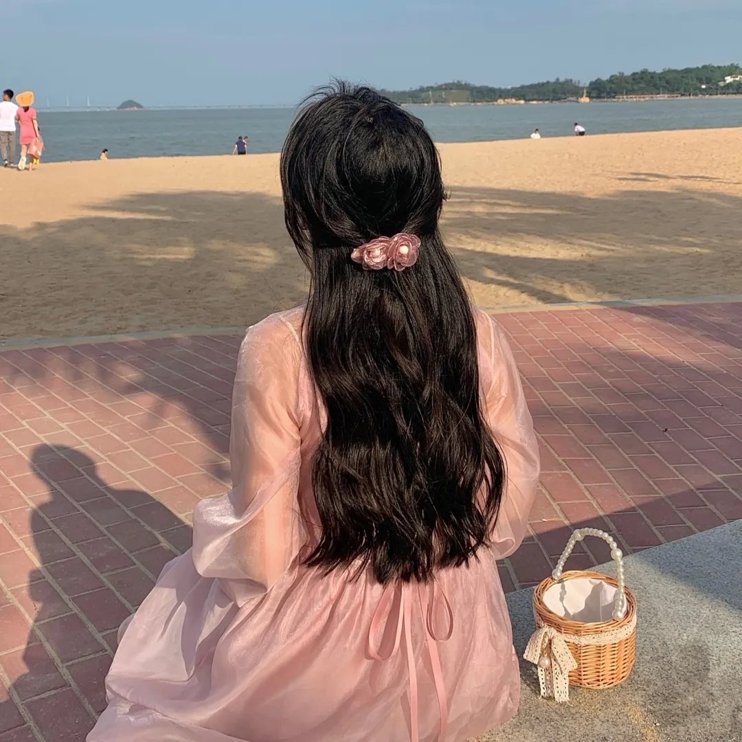 血月初现